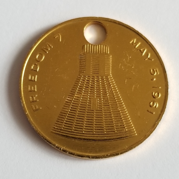 Vintage 1961 Freedom 7 Space Capsule NASA Token Allegiance Amvets NASA - Picture 1 of 6